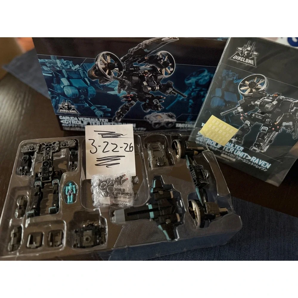 Takara Tomy Diaclone TM-14 Tactical Mover Garuda Versaulter‎ Gyrolifter